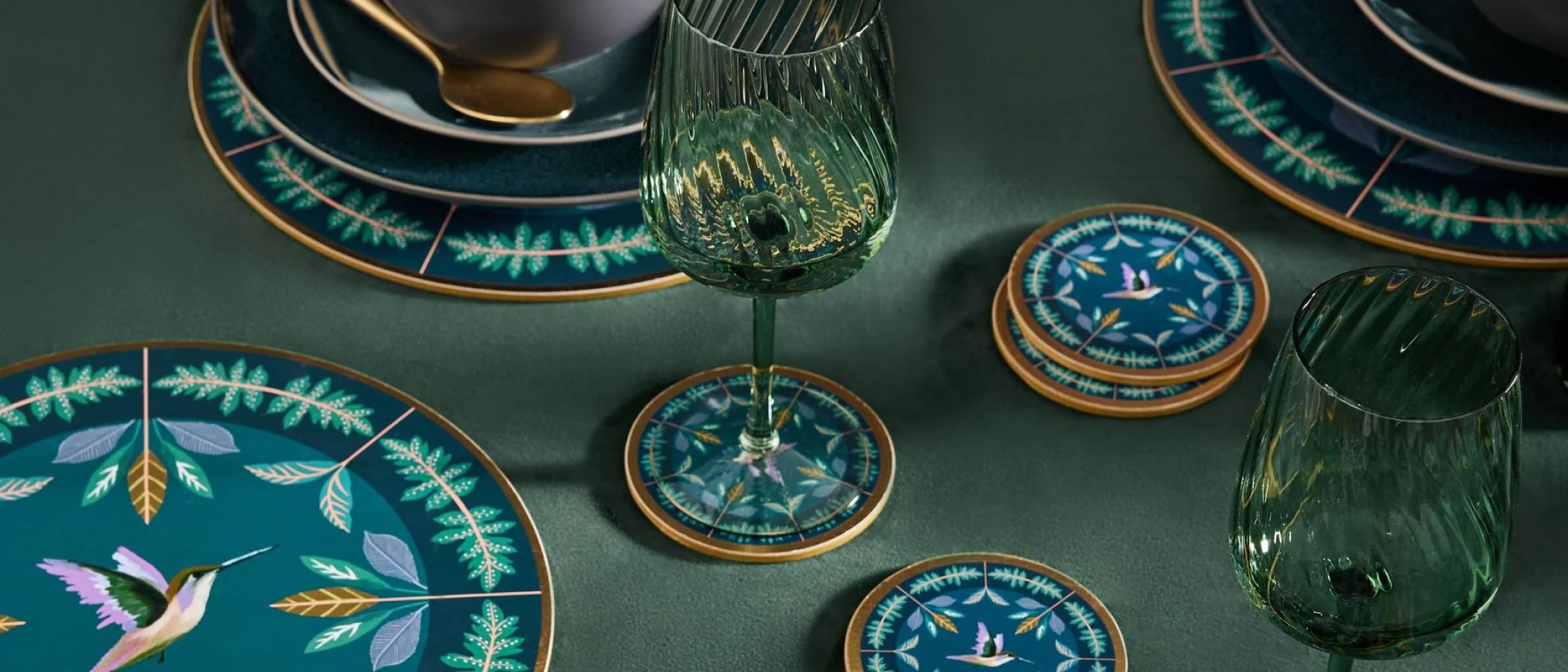 تناول الطعام في المنزل